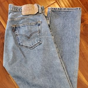 Men's Levi's 501 button fly 33x44